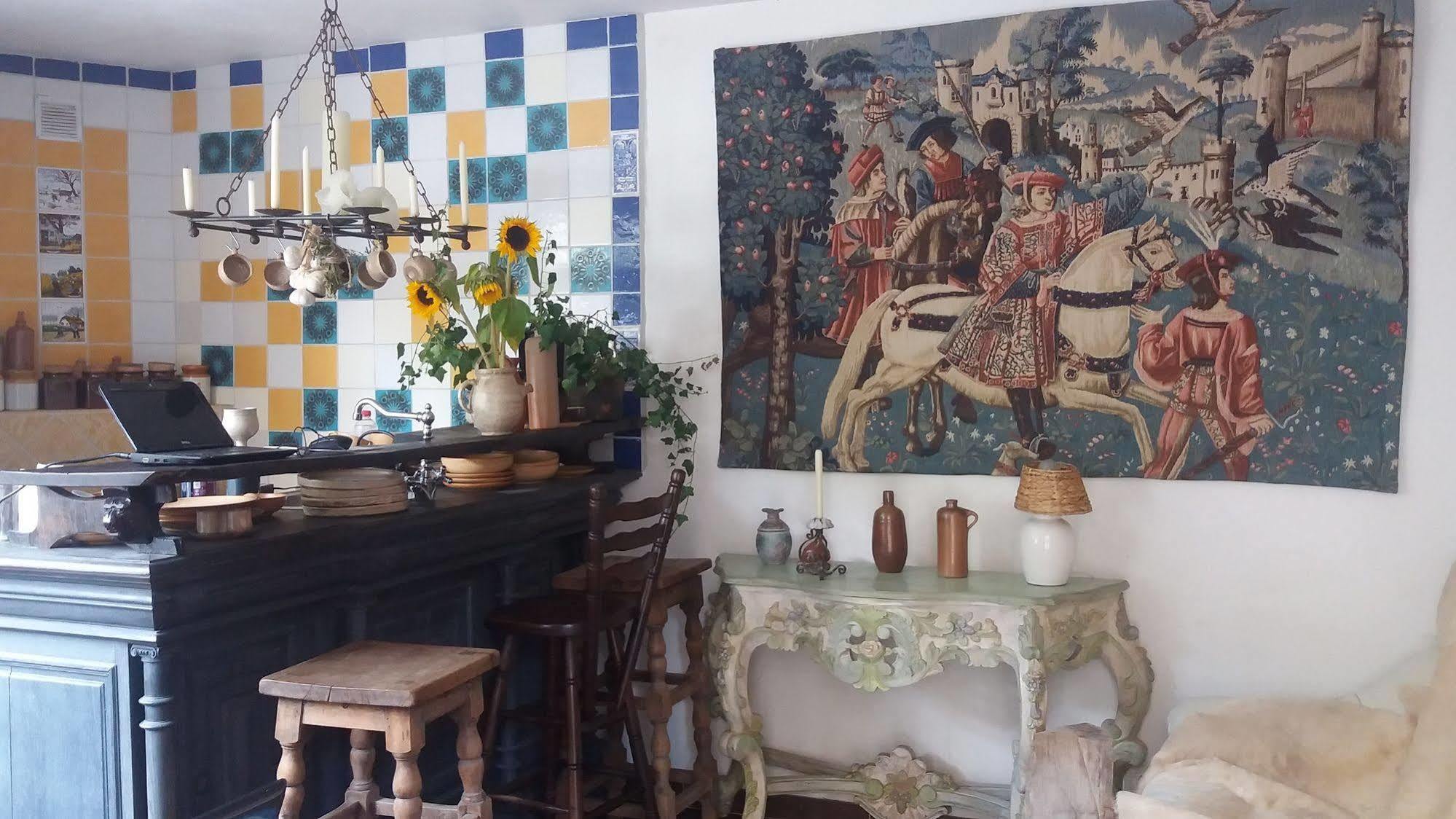 Golden Lion Bed & Breakfast บูยง ภายนอก รูปภาพ